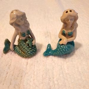 Cracker Barrel Mermaid salt & pepper shakers- ceramic